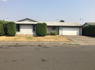 620 Greencrest St NE, Salem, OR 97301