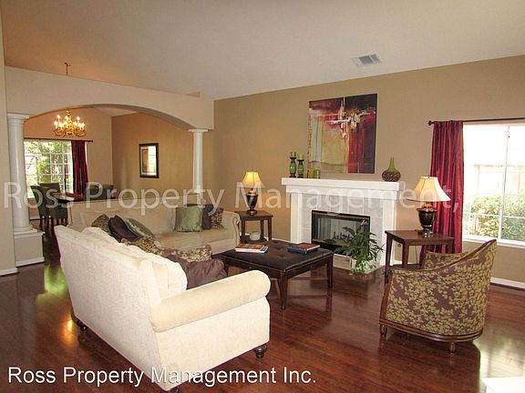 4th image of 672 Bourne Ct