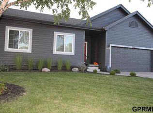 15102 Redman Ave, Omaha, NE 68116