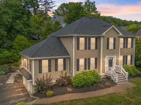 5 Wingate St, Amesbury, MA 01913