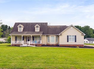11 Midland Ct, Taylors, SC 29687