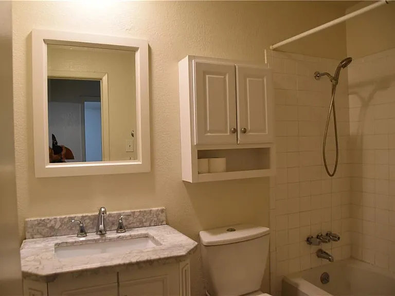 12210 Dundee Dr #B — Photo 8