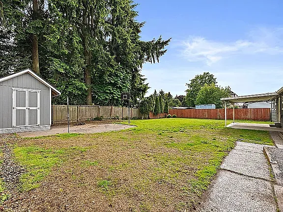 118 Violet Meadow St E — Photo 19
