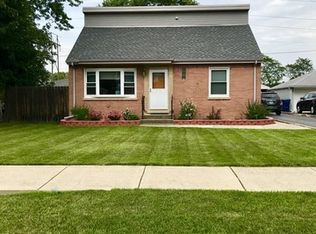 7832 Suburban Ln, Bridgeview, IL 60455