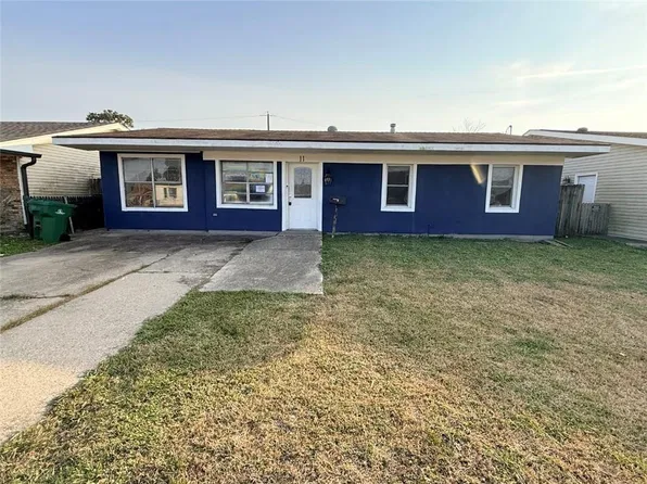 11 Cedar Ln, Gretna, LA 70053