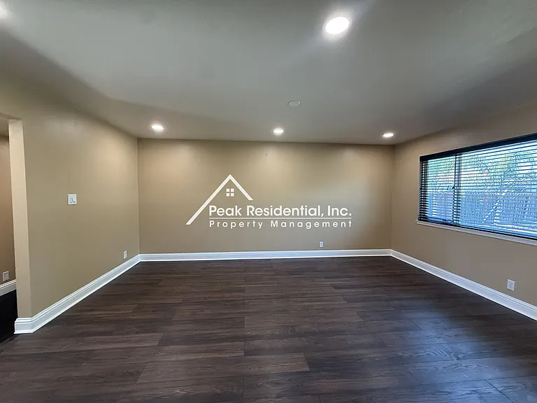 6739 Ferrier Ct — Photo 12
