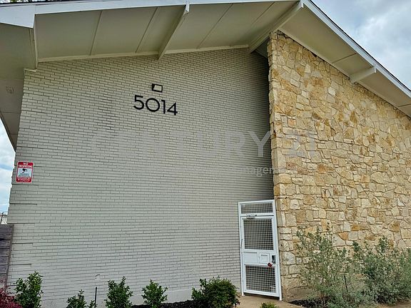 3rd image of 5014 San Jacinto St #204