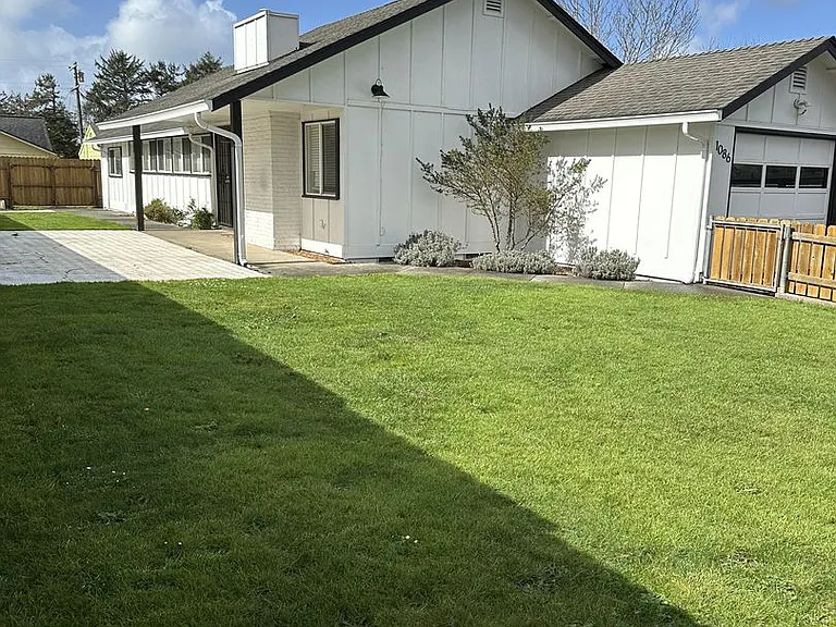 1086 John Hill Rd — Photo 2