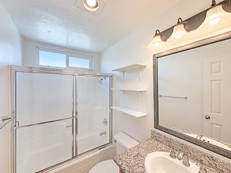4230 48th St #6 — Photo 8