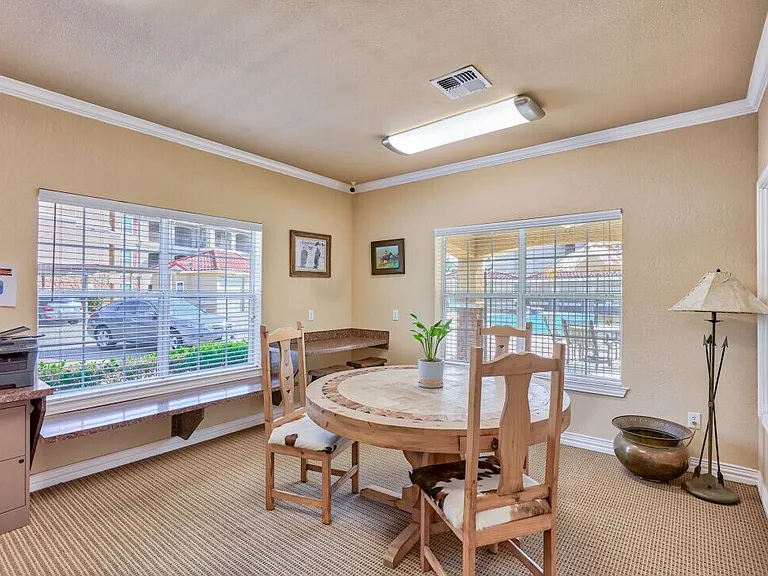 Stone Creek Ranch Apartments — Photo 15