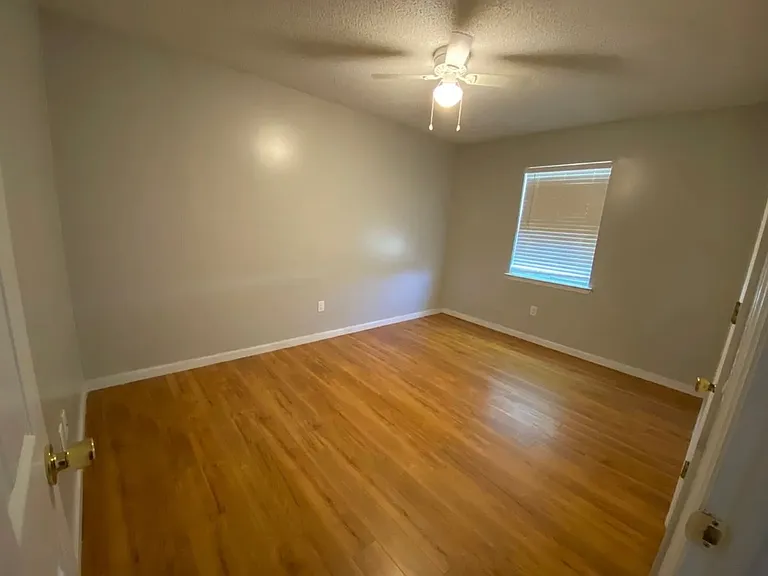 722 Cindy Ln — Photo 6
