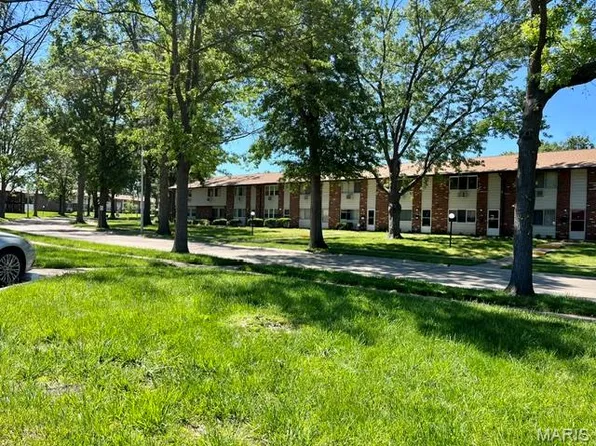8755 Sieloff Dr APT B, Hazelwood, MO 63042