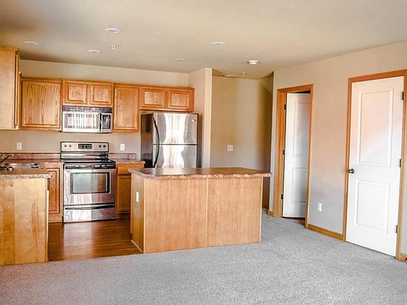 3rd image of 2866 W Hillshire Dr