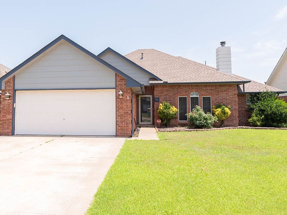 1st image of 323 Oakdale Dr