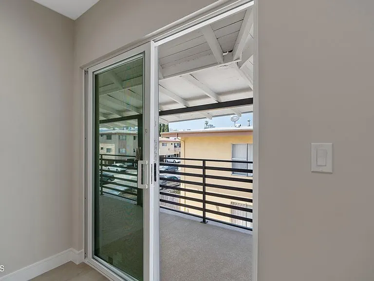 1206 Tamarind Ave — Photo 31