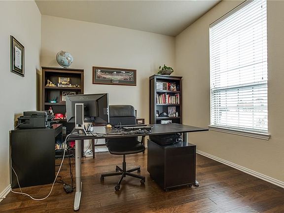 5th image of 2671 Costa Mesa Dr
