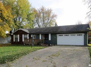 1400 Wheeler Ln, Canton, IL 61520