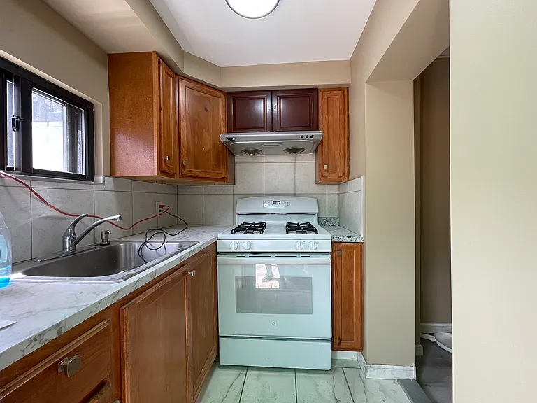 1016 Tree St — Photo 7