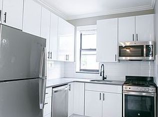 19-18 21st Rd #2R, Astoria, NY 11105