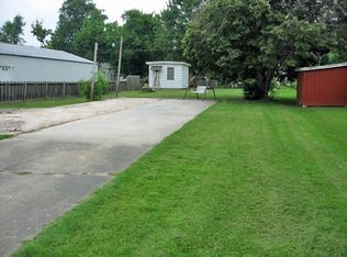 810 W Oak St, Dexter, MO 63841