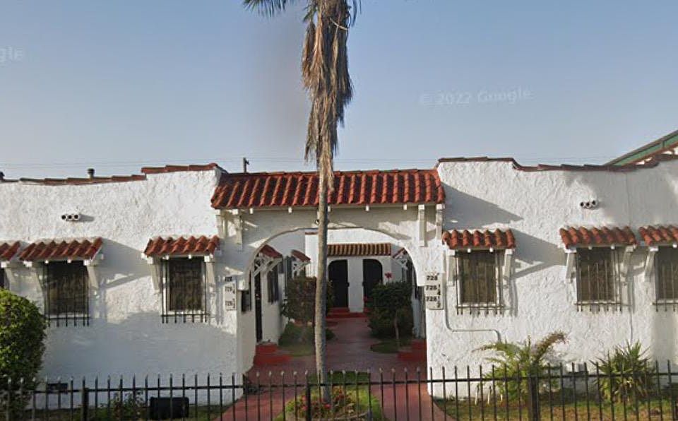 1st image of 726 W 76th St #728