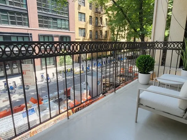 270 West 25th Street image 1 of 6