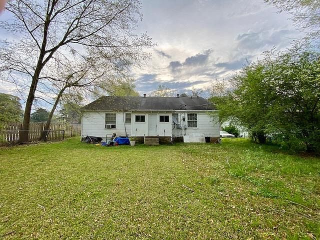 2nd image of 515 Clayton Ave