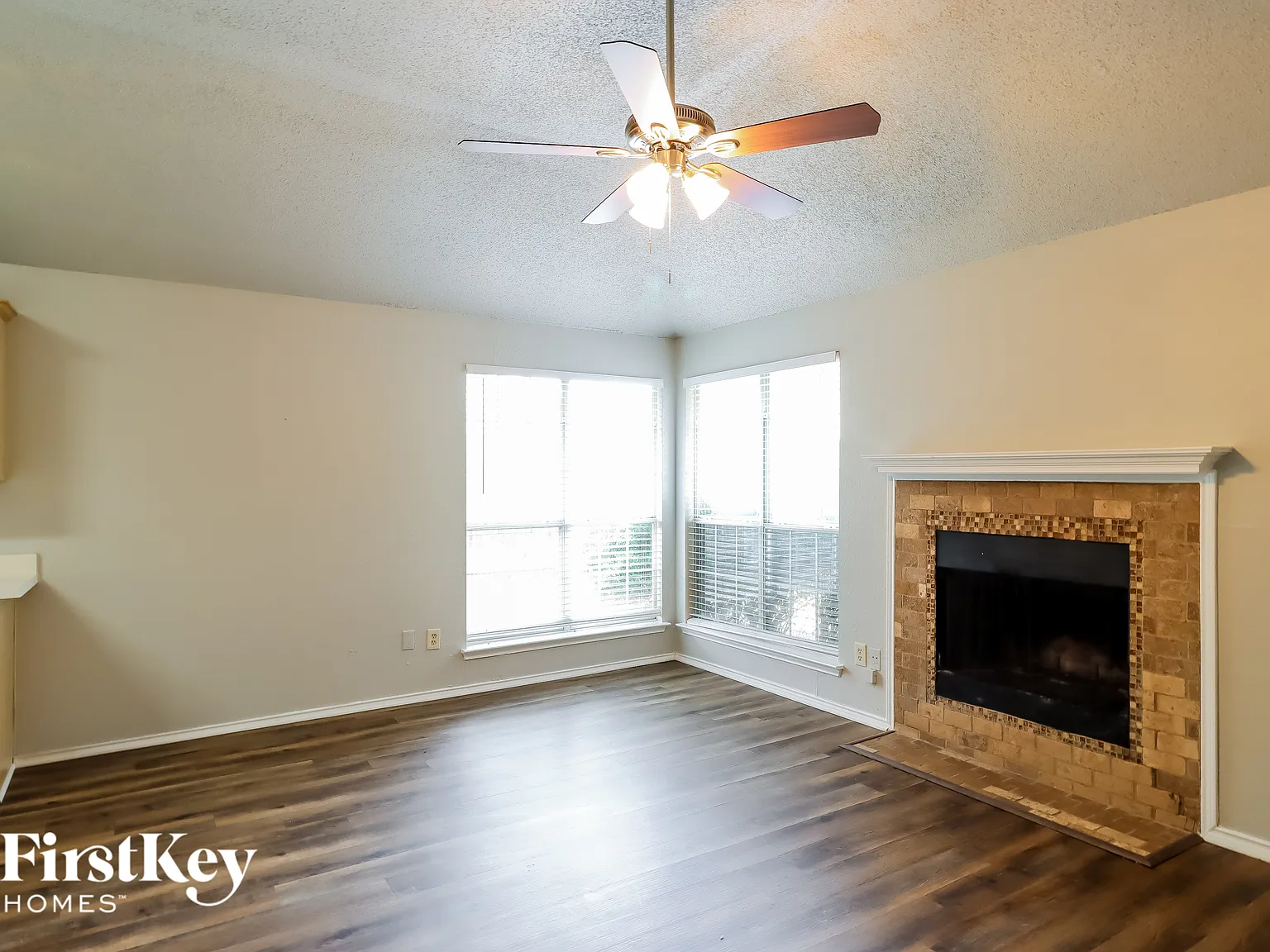 3 bed, 2.0 bath, 1536 sqft, $2,165 — Photo 4