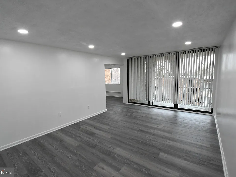 8459 Greenbelt Rd #201