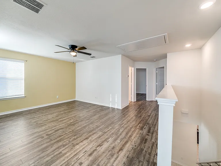 2423 Lazo Smt — Photo 12