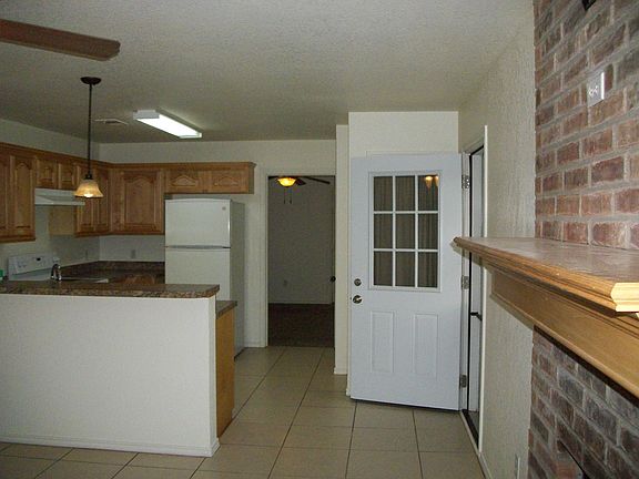3rd image of 715A N Pecan St #Duplex