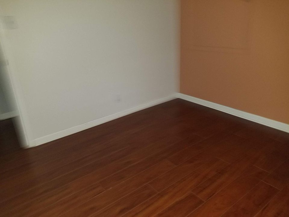 1st image of 263 Somerset Ct