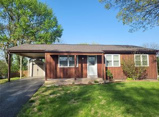 1733 Leaf Crest Dr, Hazelwood, MO 63042