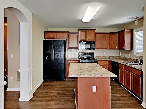 4th image of 1298 Tumblerock Ct