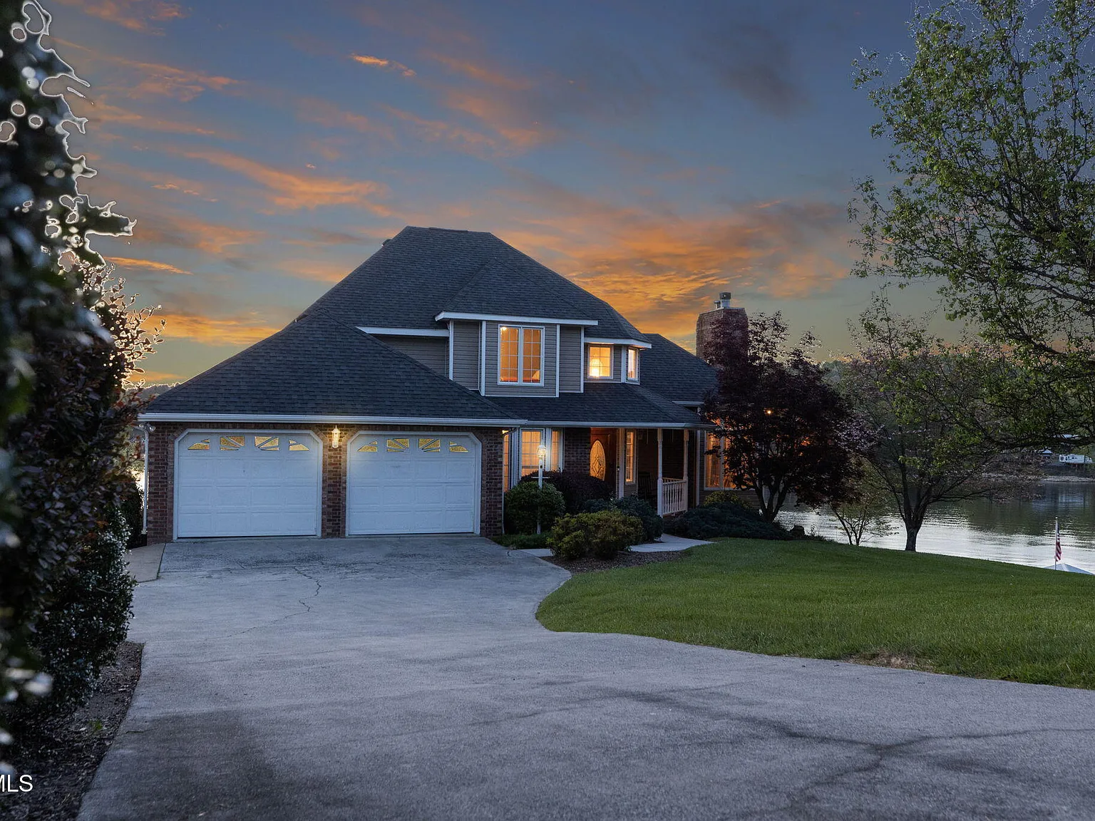 3 bed, 3.5 bath, 3326 sqft, $4,500 — Photo 3