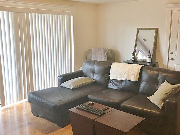 2nd image of 3953 Warwick Blvd APT 5