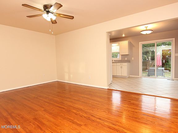 4th image of 815 Shadylawn Way
