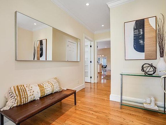 5th image of 1144 Channing Ave