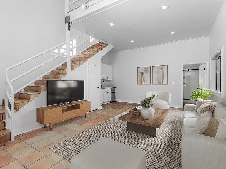 521 S Bentley Ave — Photo 17