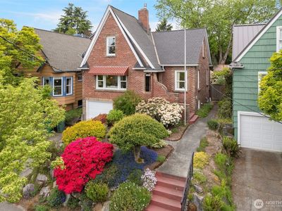 8219 Ashworth Avenue N, Seattle, WA, 98103