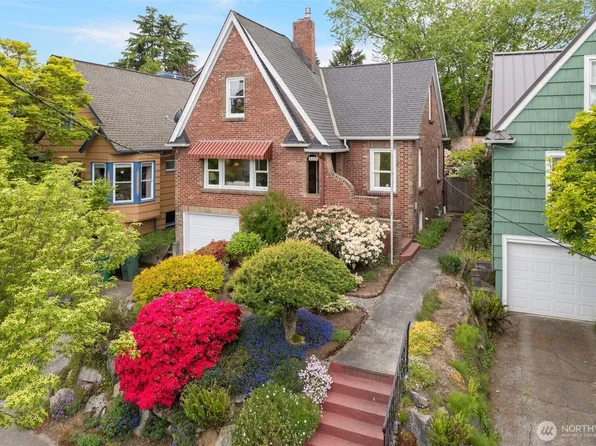 8219 Ashworth Avenue N, Seattle, WA 98103