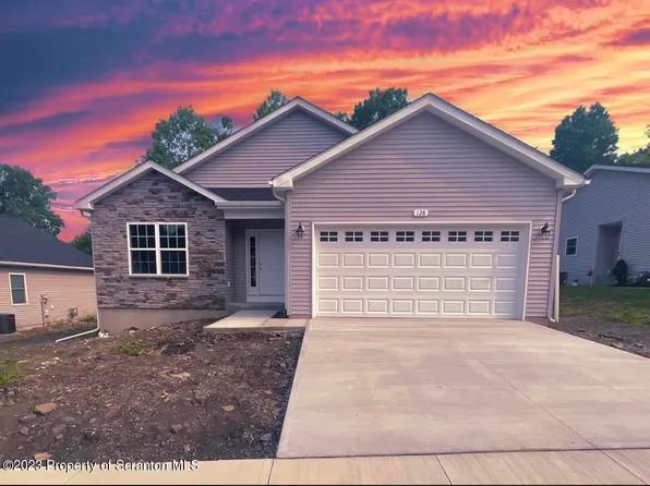 128 Grandview Dr, Pittston, PA 18640