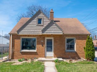 3057 N 80th St, Milwaukee, WI 53222