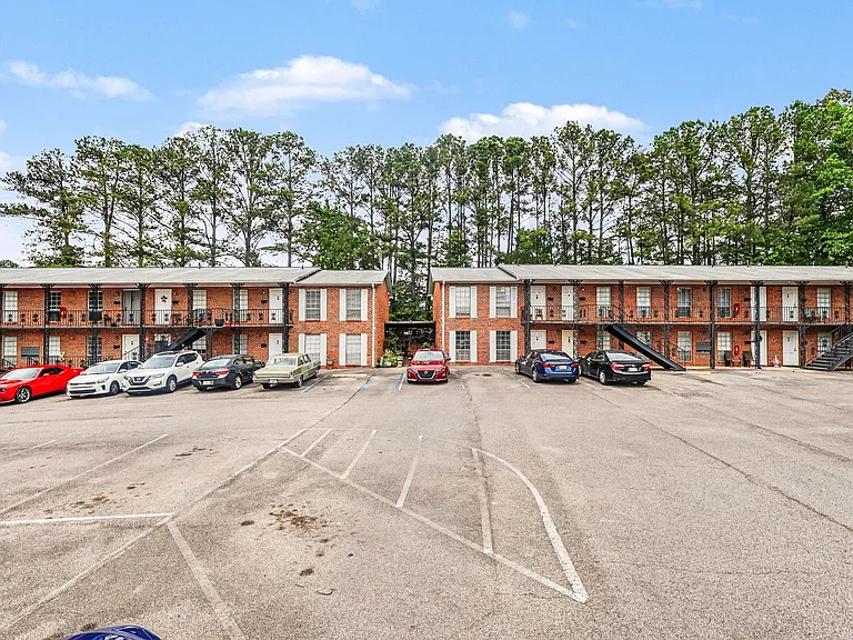 Green Valley Hoover Apartments — Photo 16