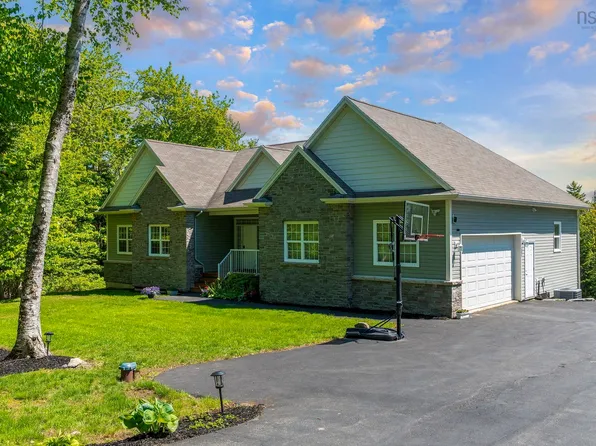 293 Aberdeen Dr, Halifax, NS B2T 0H1