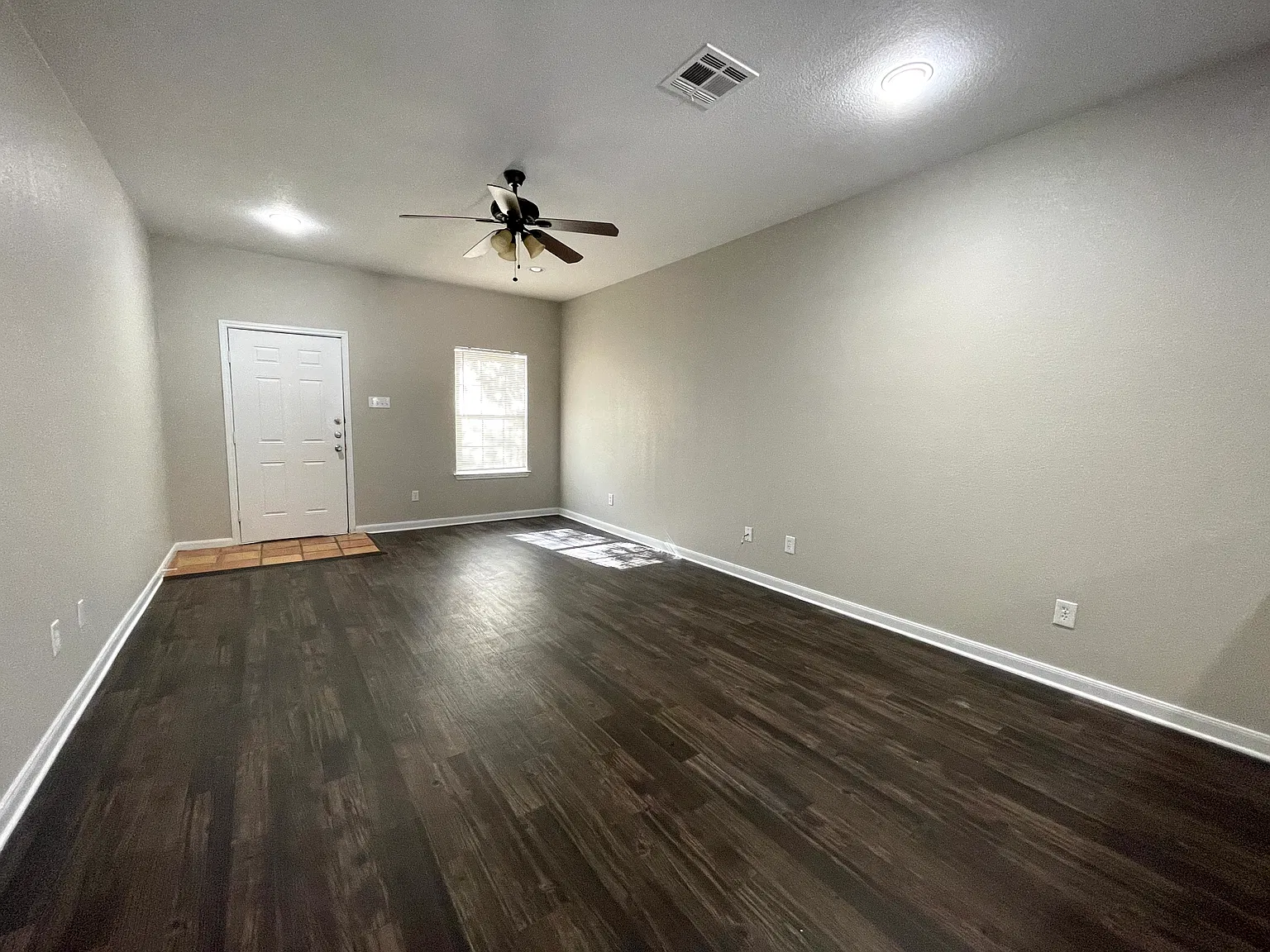 2 bed, $1,150 — Photo 2