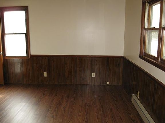 3rd image of 998 S 8th St #1/2