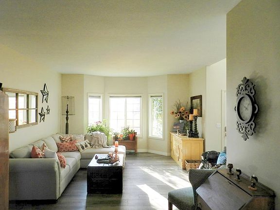 3rd image of 5600 Maui Ct