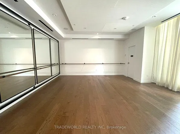 20 Richardson (Lighthouse Condos)