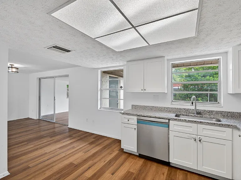 8626 Robilina Rd — Photo 25